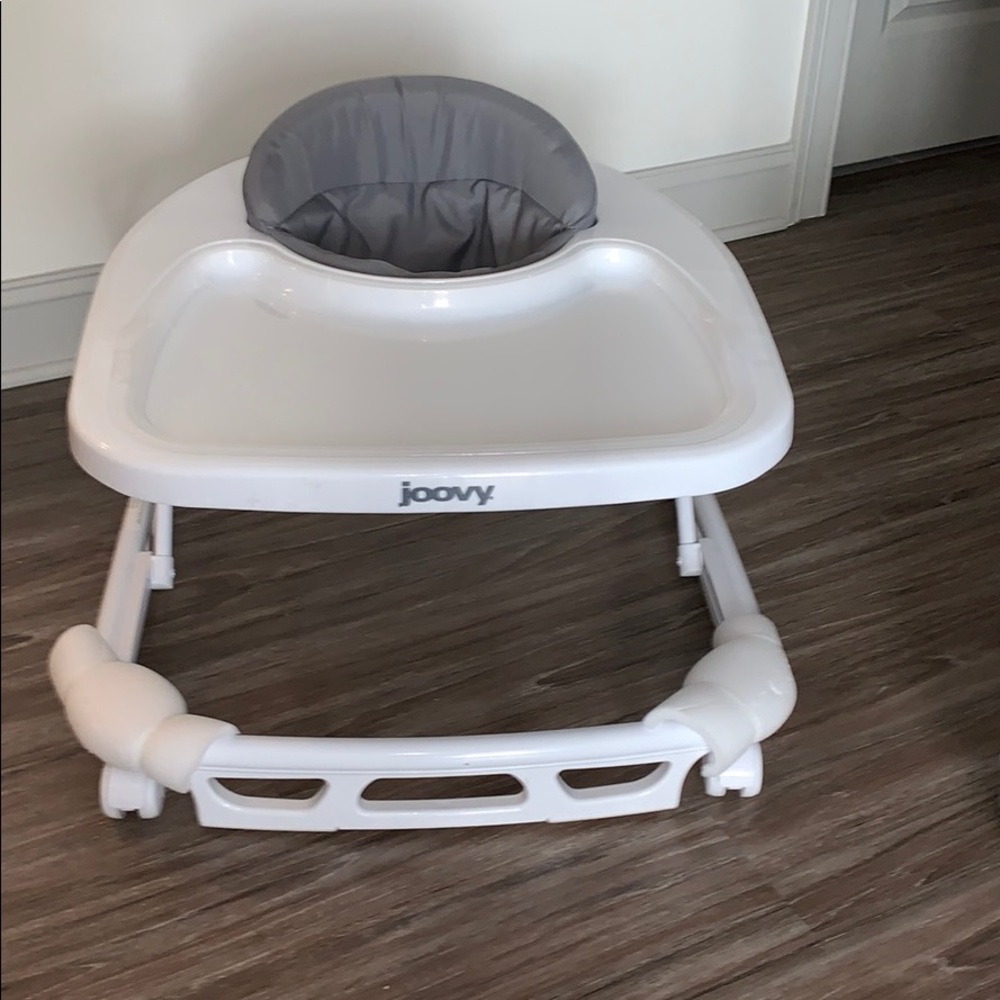 Joovy spoon walker and activity center